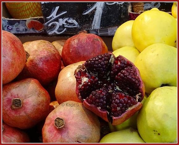 So zerteilt man einen Granatapfel