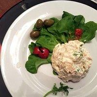 Garnelen und geräucherter lachs tartar – shrimps and smoked salmon tartar