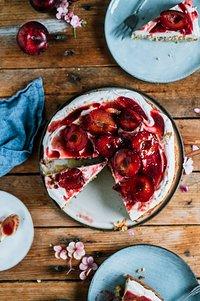 Pflaumenkuchen mit mandeln, quarkcreme und pflaumen auf dem ofen: hallo herbst