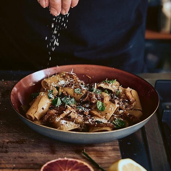 Paccheri mit fenchel, sardellen und minze