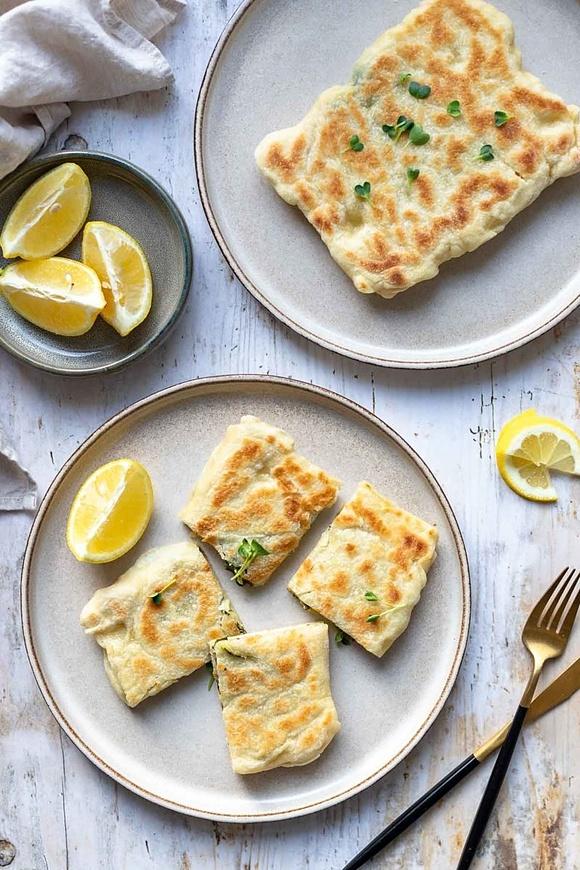 Gözleme mit spinat und feta – gefülltes fladenbrot-rezept
