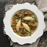 Gemüsesuppe mit Grießzipfel