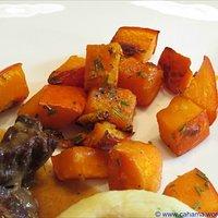 Ofenkürbis mit rosmarin, honig und chili