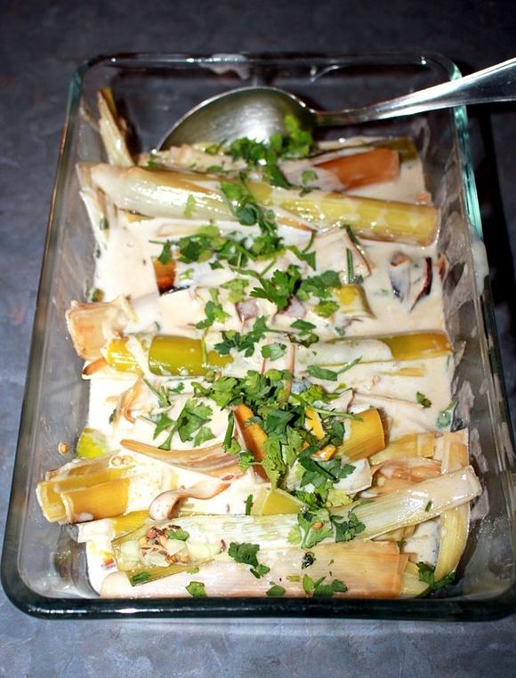 Gewürzter Lauch auf Kokosmilch