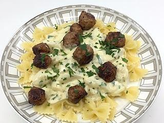 Rahmschwarzwurzeln mit Salsiccia und Nudeln