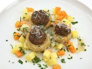 Artischockenböden mit Lammfleischfüllung