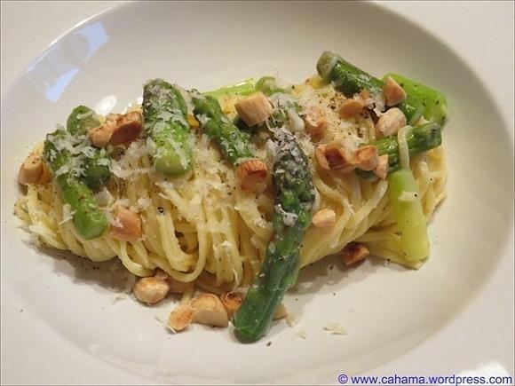 Grüner Spargel mit Spaghetti