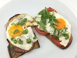 Spiegelei brot in zwei varianten