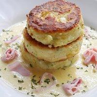 Kartoffeltaler mit Schafskäse und Schinken