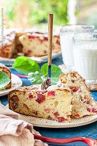 Rhabarber-Kuchen {frisch aus dem ofen}