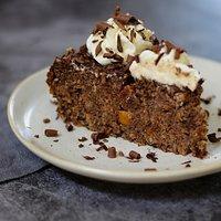 Schoko-Kokos-Mohnkuchen mit Rum-Rosinen und Malibu-Sahne