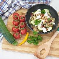 Zucchero!!! schnelle zucchini pfanne mit nüssen und schafskäse ????????