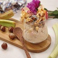 Mac barbara! macadamia rhabarber-porridge