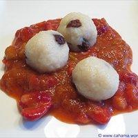 Kartoffel-Quarkklößchen mit Erdbeer-Rhabarber-Sauce