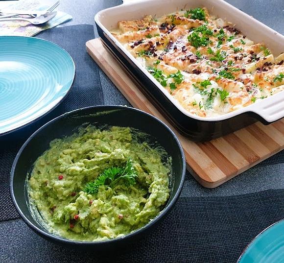 Spargelauflauf mit Avocado-Dip