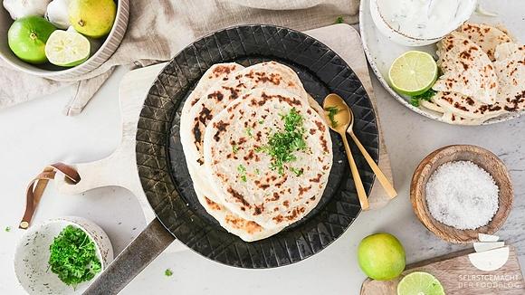 Naan brot mit joghurt dip