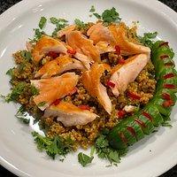Lachs auf Tabouleh Salat