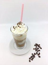 Eiskaffee aus cold brew Kaffee
