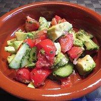 Gurken-Tomaten-Avocadosalat