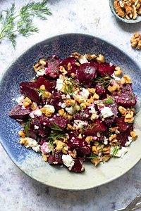 Rote bete salat mit feta und walnüssen