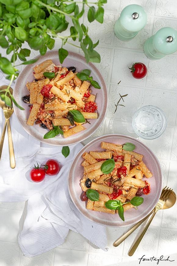 Grandiose 30-minuten ofentomaten feta-pasta