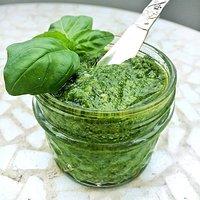 Pesto mit basilikum, klassisches pesto genovese