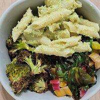 Nudeln mit Borretsch-Pesto