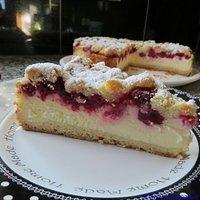 Käsekuchen mit Himbeeren und Streuseln