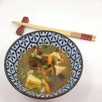 Misosuppe mit Eierstich und Shiitakepilzen