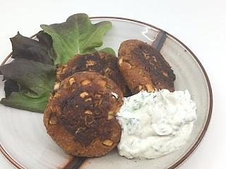 Pilzfrikadellen mit Kräuterdip