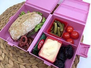 Bento nr. 815 salami-brötchen.