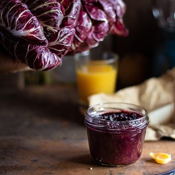 Radicchio-Marmelade mit kandiertem Ingwer