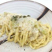Fleischfreie Carbonara mit Porree