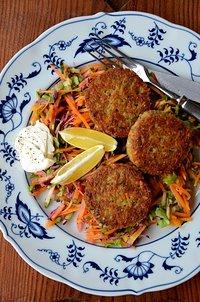 Kämpferherz:Grünkern-Laibchen mit buntem Salat