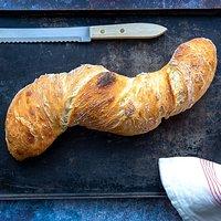 Einfaches rustikales Wurzelbrot