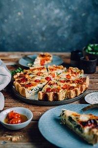 Spinat-Quiche mit Ofentomaten