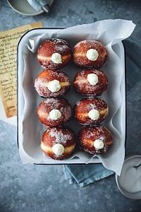 Berliner mit Vanille-Cheesecake-Füllung