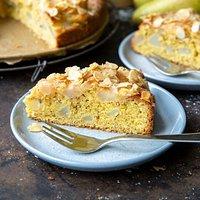 Saftiger Birnenkuchen mit Mandelguss