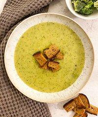 Cremige Brokkolisuppe mit Kartoffeln