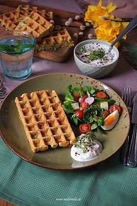 Frankfurter Kräuterwaffel mit Kresseschmand