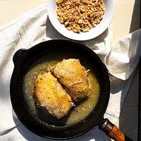 Rezept von anna del conte: involtini di pollo ripieni di nocciole