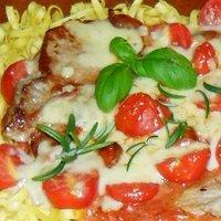 Cotoletta Toscana - gratiniertes Schweinekotelett auf südländische Art zubereitet