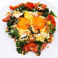 Frühstückseier auf spinat – breakfast eggs on spinach