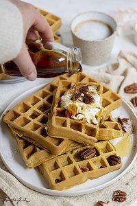 Pumpkin-spice-waffeln, rezept für so saftige & würzige kürbis-waffeln