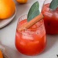 Weihnachtsspritz mit blutorange, zimt und vanille