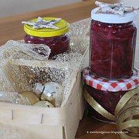 Rote Zwiebeln süß-sauer eingelegt