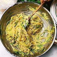 Rezept von rachel roddy: linguine mit zucchini, ei & parmesan