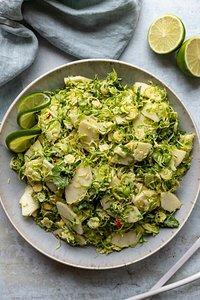 Rosenkohlsalat nach Thai-Art