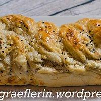Neujahrs-apéro ideen: honig-feta babka und neujahrsbrezel