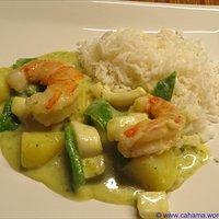 Thailändisches tintenfisch-garnelen-curry ("kæng plāh̄mụk læa kûng“ oder wie wäre es mit "แกงปลาหมึกและกุ้ง“ ????)